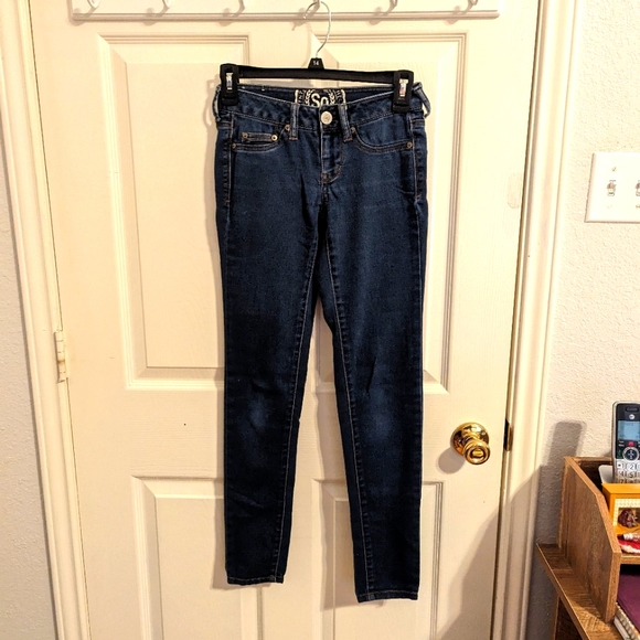 SO Women's Jegging Jeans - Picture 1 of 8